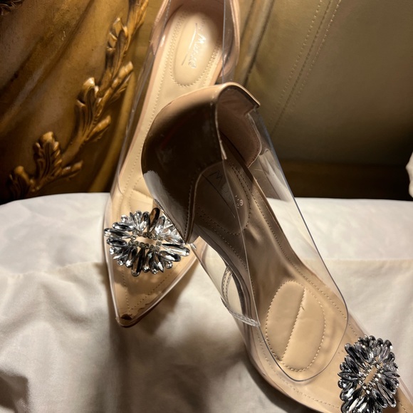 Size 11 transparent & tan Anne Michelle heels with bling on the  front of shoes - Picture 13 of 14